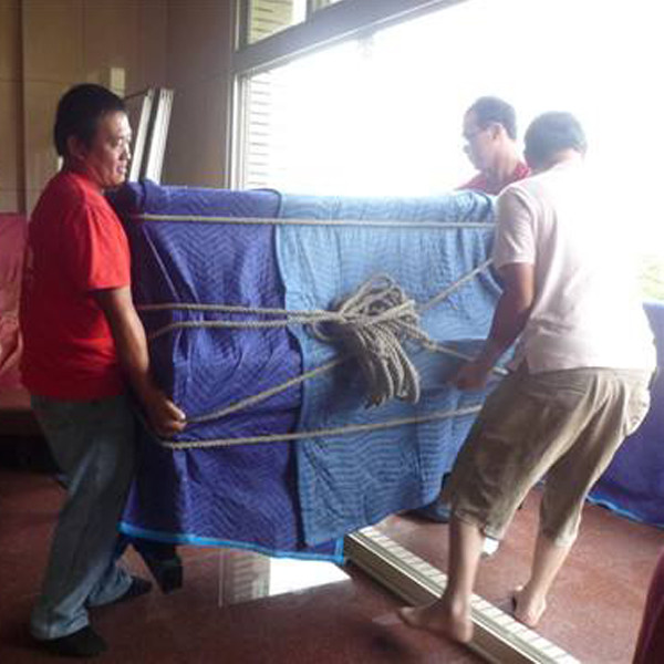 鋼琴、魚缸專運(yùn)現(xiàn)場